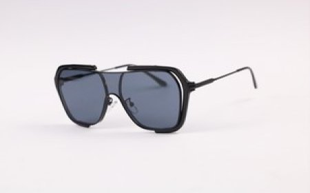 Ray-Ban, Prada, Versace & More – Designer Eyewear at Best Prices in Pakistan