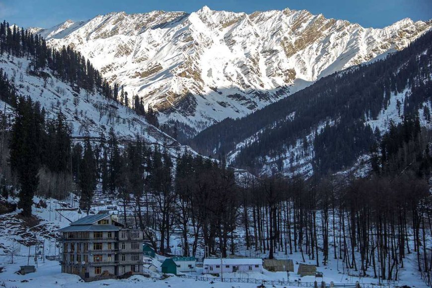 Snowflakes & Stories: Winter Wonders of Manali