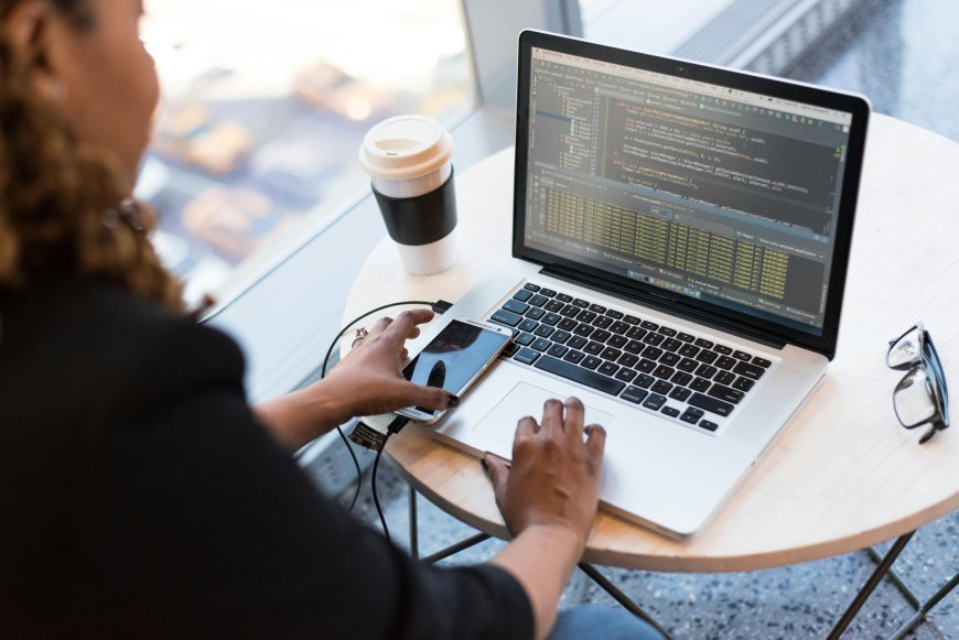 Why UK Businesses Look for “SEO Company Near Me” and Partner with Mobile App Developers in New York