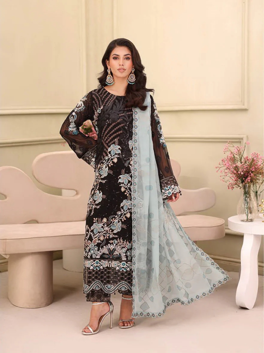 Wrapped in Culture: A Deep Dive into the Clothing of Pakistan’s Leading Fashion Brands